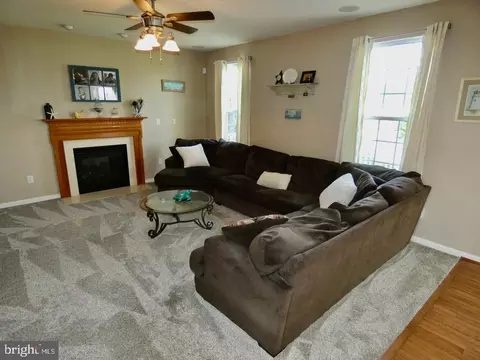 Living - 509 Aviemore Dr, Townsend, DE 19734 photo 1 of 4