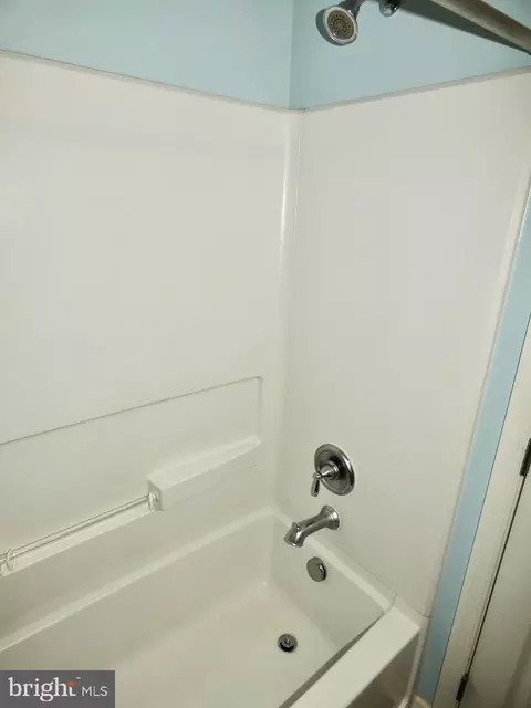 Bath - 509 Aviemore Dr, Townsend, DE 19734 photo 7 of 7