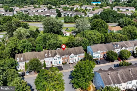 132 Creekmont Ct, Newark, DE 19702