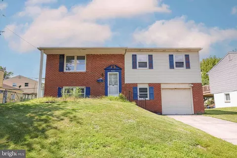 13 Guenever Dr, New Castle, DE 19720