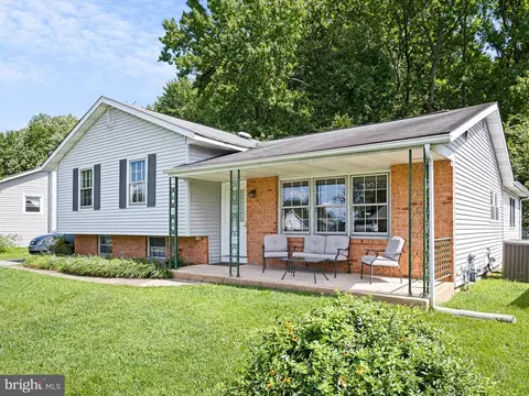 857 Broadfield Dr, Newark, DE 19713