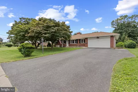 204 Wooddale Ave, New Castle, DE 19720