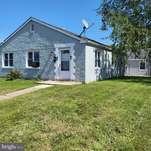 320 Elwood Pl, New Castle, DE 19720