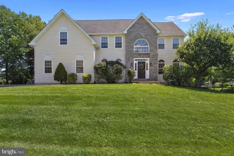 337 Meadow Glen Dr, Bear, DE 19701