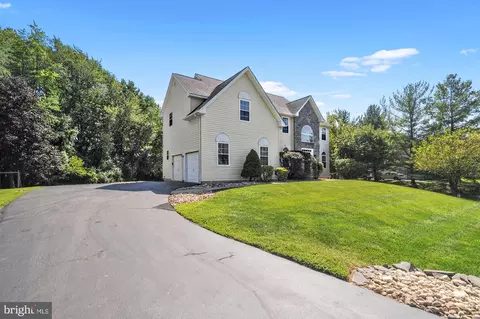 337 Meadow Glen Dr, Bear, DE 19701 photo 2