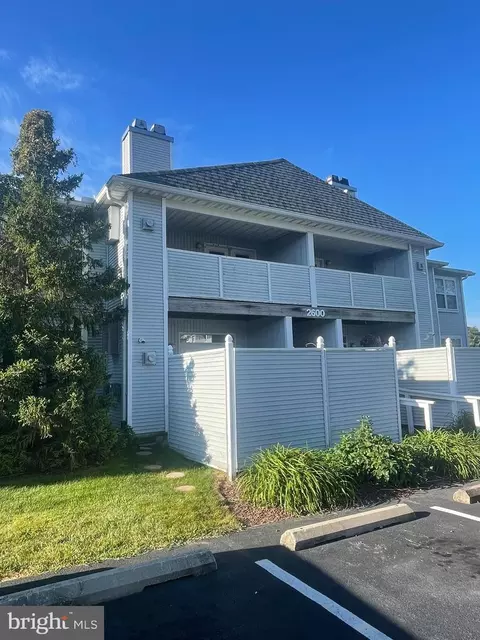 2604 Waters Edge Dr, Newark, DE 19702