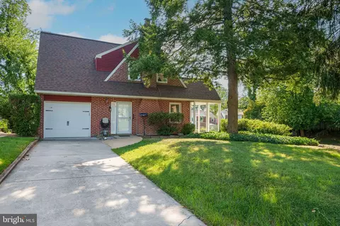14 N Stuyvesant Dr, Wilmington, DE 19809