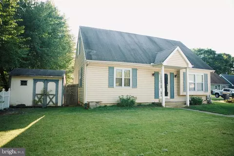 8 Carleton Ct, New Castle, DE 19720
