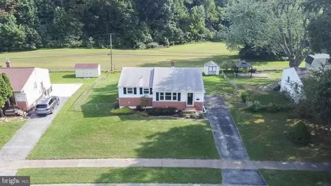 328 Tamara Cir, Newark, DE 19711 photo 3