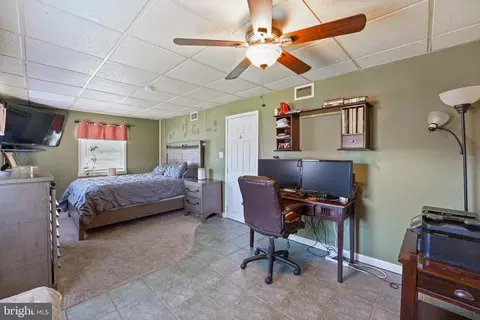 Bedroom - 1100 Greentree Rd, Newark, DE 19713 photo 2 of 7