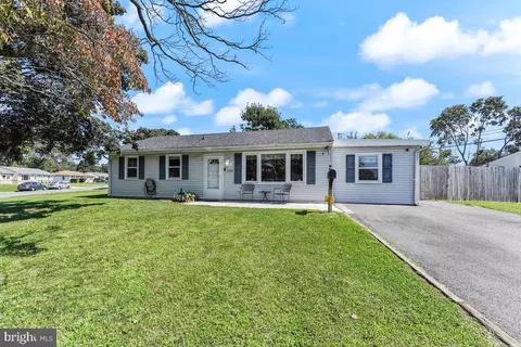 1100 Greentree Rd, Newark, DE 19713