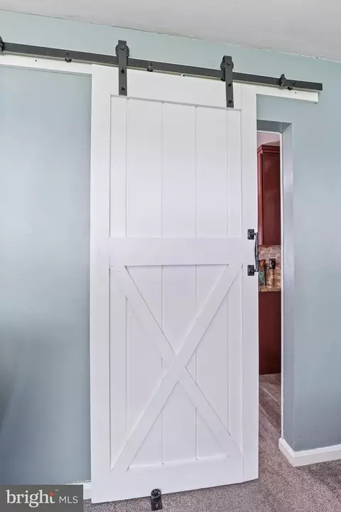 Entry Way - 1100 Greentree Rd, Newark, DE 19713 photo 2 of 3