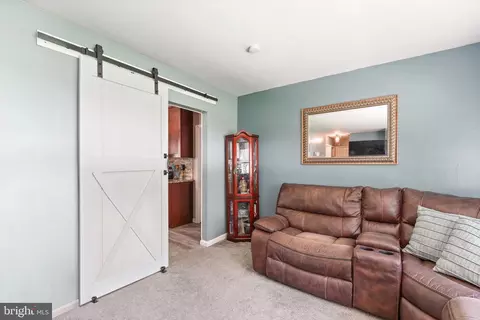 Entry Way - 1100 Greentree Rd, Newark, DE 19713 photo 1 of 3