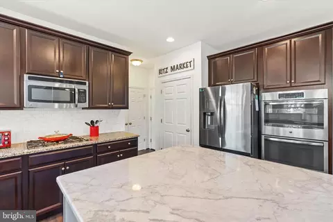 Kitchen - 64 Kirkcaldy Ln, Middletown, DE 19709 photo 2 of 5