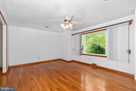 235 S Dillwyn Rd, Newark, DE 19711 photo 4