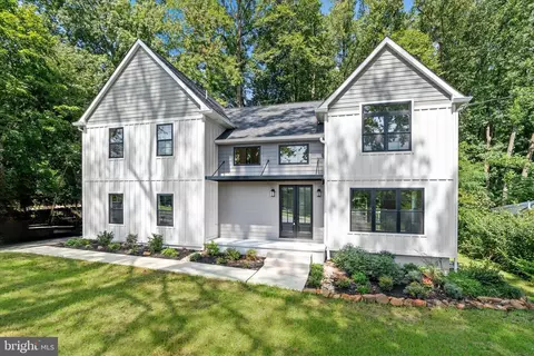 276 W Chestnut Hill Rd, Newark, DE 19713