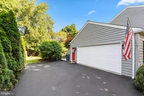 Exterior - 121 Augustine Rd, Wilmington, DE 19803 photo 6 of 16