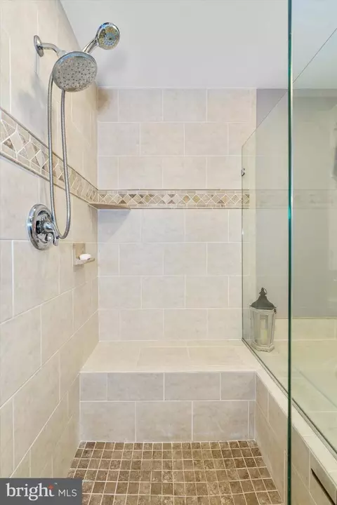Bath - 121 Augustine Rd, Wilmington, DE 19803 photo 4 of 6