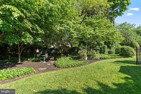Exterior - 121 Augustine Rd, Wilmington, DE 19803 photo 8 of 16