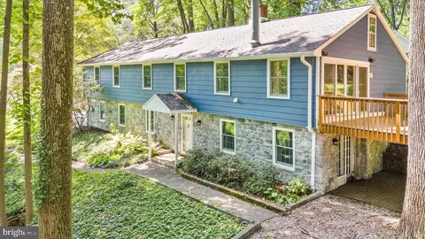 3323 Heritage Dr, Wilmington, DE 19808