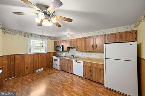 Kitchen - 33 Rawlings Dr, Bear, DE 19701 photo 1 of 2