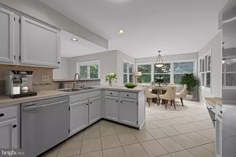 Kitchen - 7 Donegal, Newark, DE 19711 photo 1 of 1