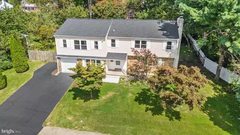 110 Country Club Dr, Newark, DE 19711