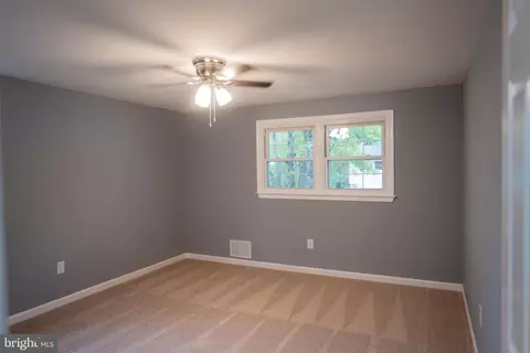 410 Darwin Dr, Newark, DE 19711 photo 24
