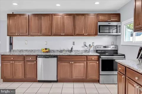 Kitchen - 103 Mercer Dr, Newark, DE 19713 photo 3 of 4