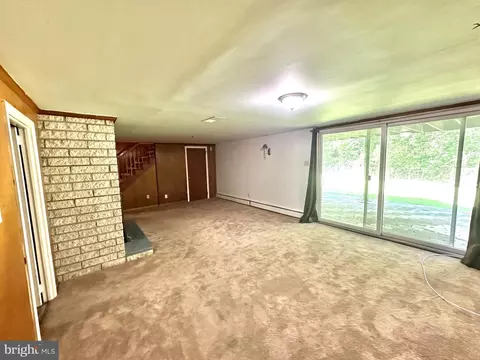 Living - 1851 Bear Corbitt Rd, Bear, DE 19701 photo 9 of 11