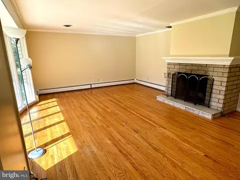Living - 1851 Bear Corbitt Rd, Bear, DE 19701 photo 5 of 11