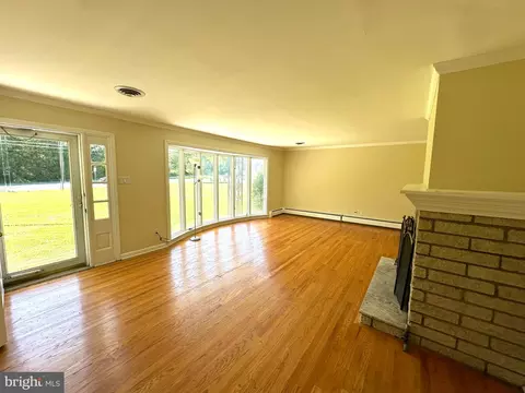 Living - 1851 Bear Corbitt Rd, Bear, DE 19701 photo 1 of 11