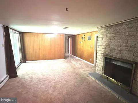 Living - 1851 Bear Corbitt Rd, Bear, DE 19701 photo 8 of 11