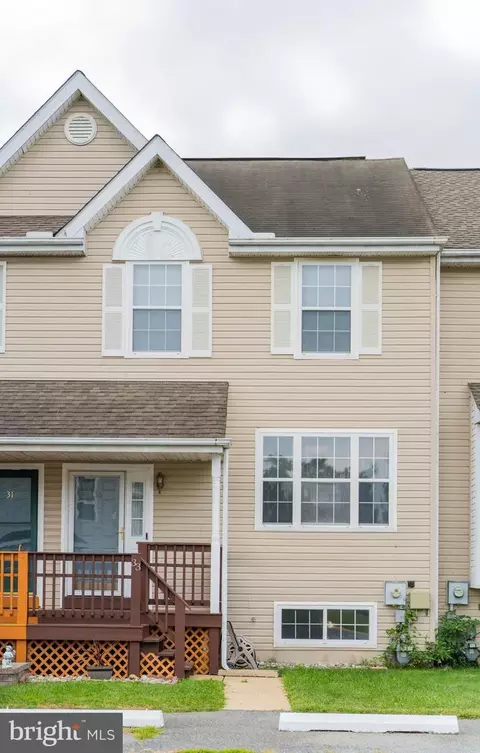 33 Auckland Dr, Newark, DE 19702