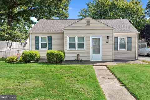 23 Robert Rd, New Castle, DE 19720