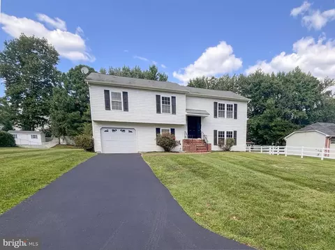 405 Wooddale Ave, New Castle, DE 19720