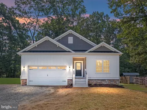154 Pine Tree Rd, Townsend, DE 19734