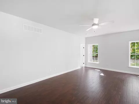 Living - 154 Pine Tree Rd, Townsend, DE 19734 photo 1 of 4