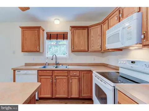 29 Deasy Dr, Newark, DE 19702 photo 15