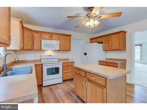 29 Deasy Dr, Newark, DE 19702 photo 13