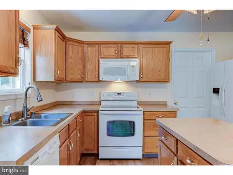 29 Deasy Dr, Newark, DE 19702 photo 14