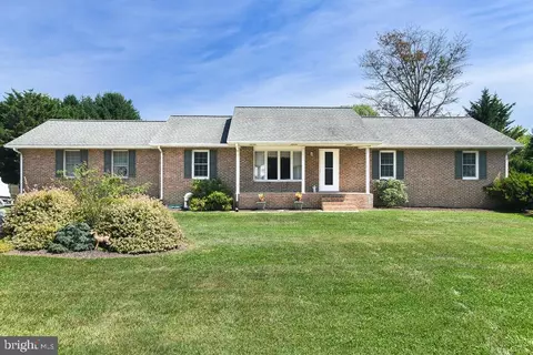140 Pine Valley Dr, Middletown, DE 19709