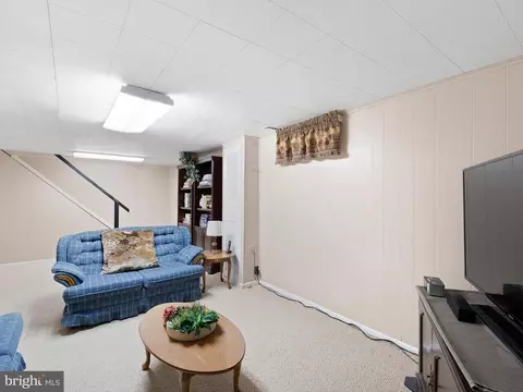 39 Yeates Dr, New Castle, DE 19720 photo 4