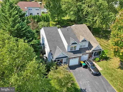 View/Area - 19 Eynon Ct, Hockessin, DE 19707 photo 3 of 13