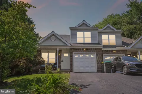19 Eynon Ct, Hockessin, DE 19707
