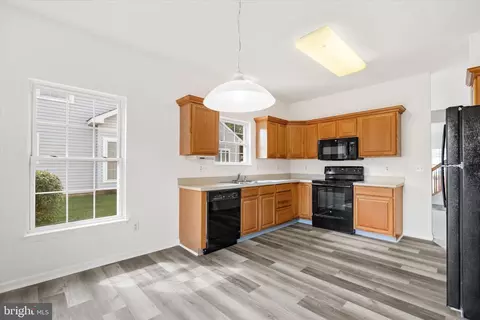 Kitchen - 417 Sweetman Dr, Bear, DE 19701 photo 2 of 4