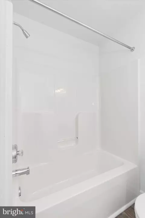 Bath - 417 Sweetman Dr, Bear, DE 19701 photo 3 of 3