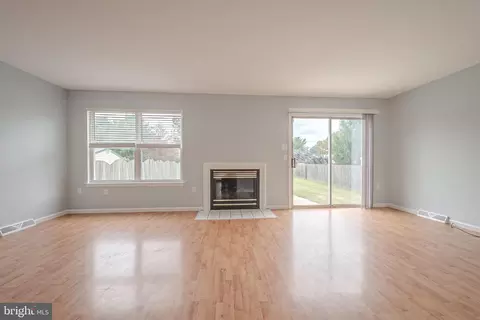 Living - 720 Lexington Dr, Bear, DE 19701 photo 4 of 8