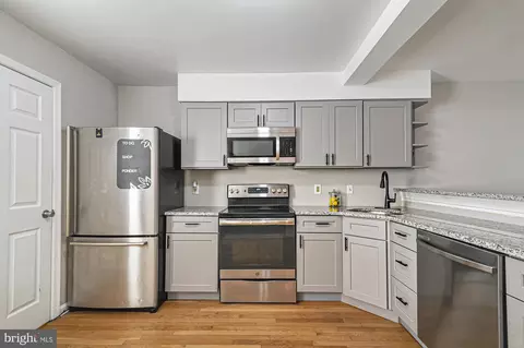 Kitchen - 214 Springwood Dr, Bear, DE 19701 photo 1 of 2