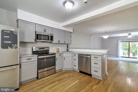 Kitchen - 214 Springwood Dr, Bear, DE 19701 photo 2 of 2